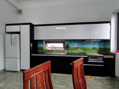 Hoàn thiện thực tế bộ tủ bếp inox cánh Acrylic bóng gương sang trọng tại nhà chị Hoàn Hải Phòng do Vinakit thi công.