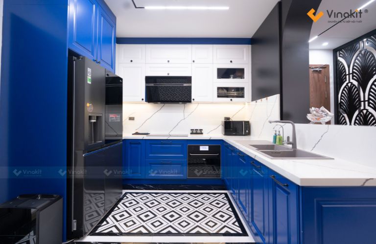 Tủ bếp nhôm cánh Laminate tân cổ điển