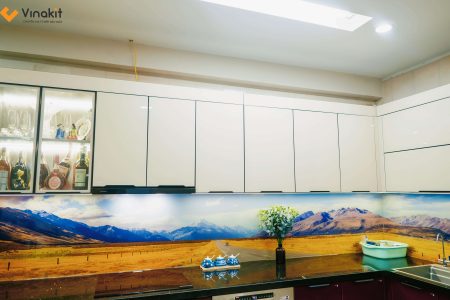 Hoàn thiện thực tế tủ bếp inox cánh kính cường lực nhà chị Quyên Hoàng Hoa Thám