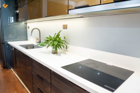 hoàn thiện bộ tủ bếp inox 304 cánh kính cường lực sang trọng tại nhà chú minh thạch thất