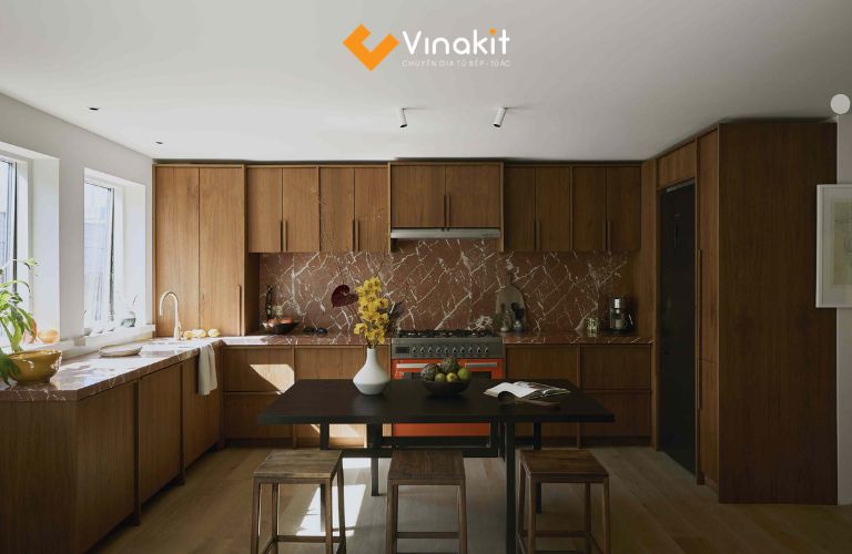 Mẫu tủ bếp đa năng cho gia đình đông thành viên