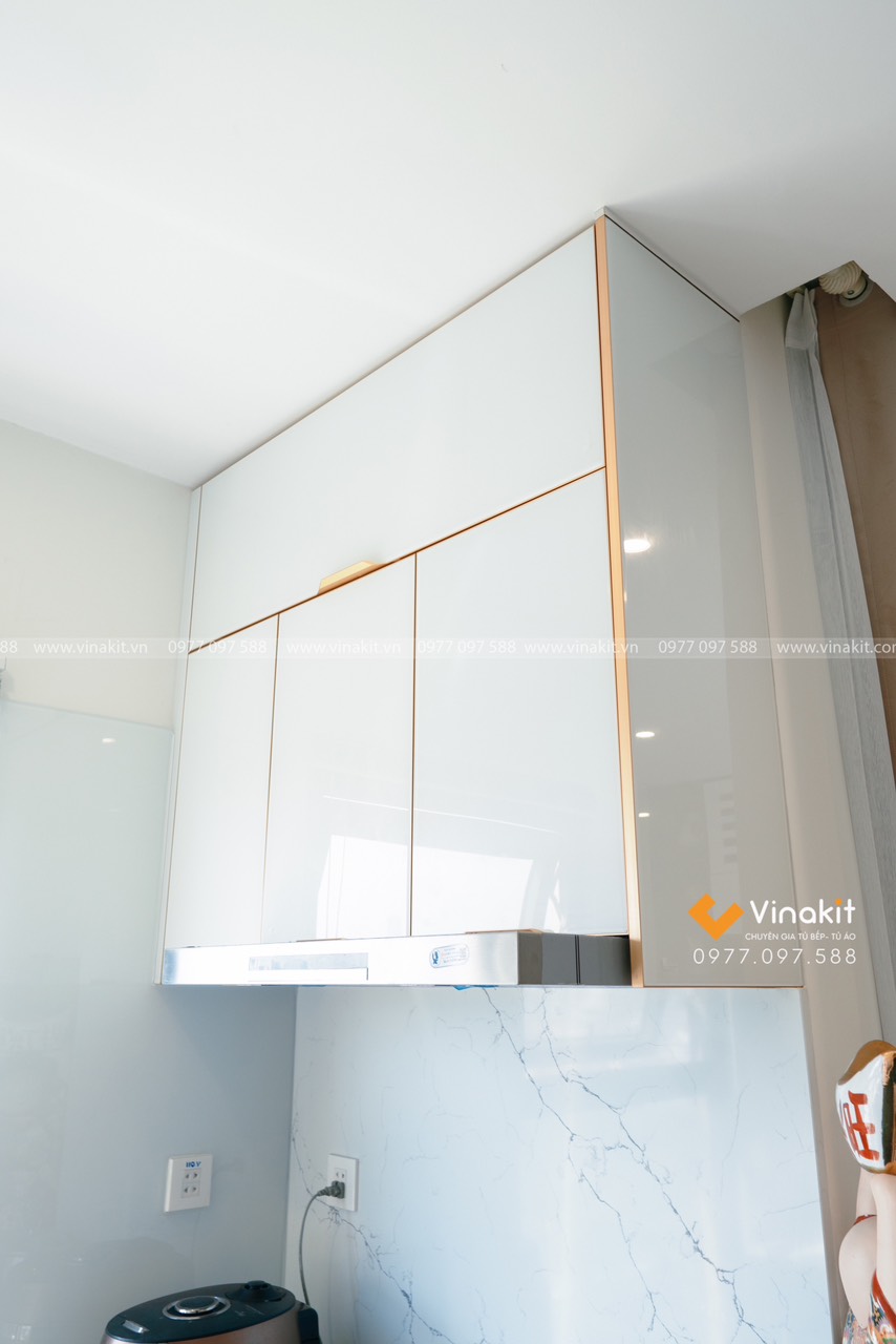 Tủ bếp inox cánh kính cường lực nhà Cô Vân - Vinsmart
