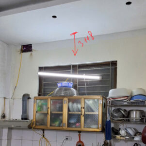 Hiện trạng bếp nhà cô Hiền Chùa Láng trước khi lắp tủ bếp inox cánh Acrylic An Cường