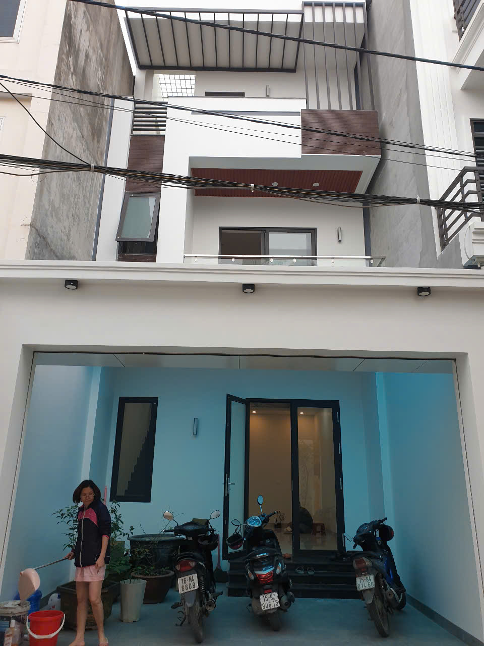 Tủ bếp inox cánh kính cường lực nhà Cô Mười - Hải Phòng