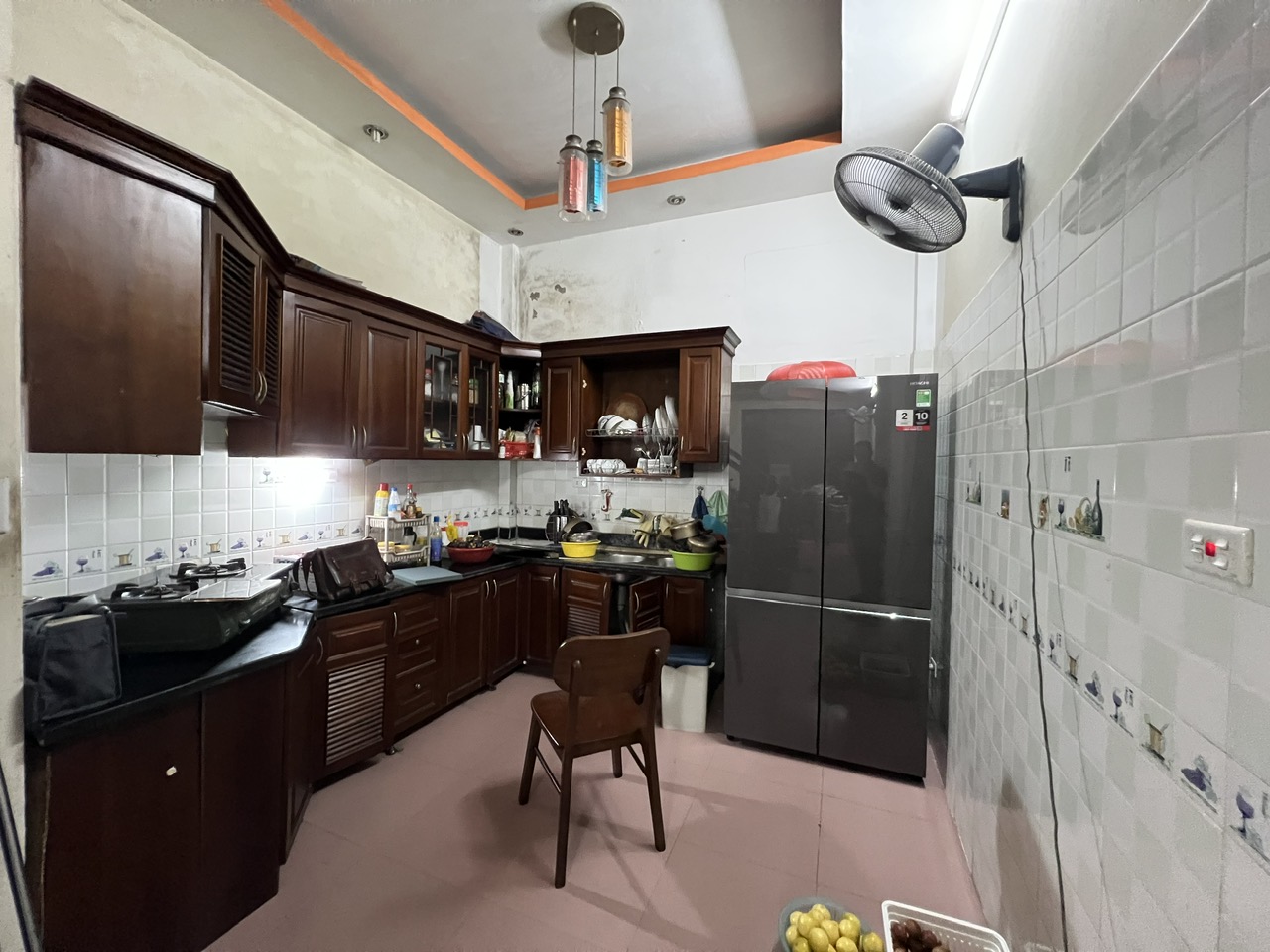 Tủ bếp inox cánh kính cường lực nhà Chú Đức - Trần Phú