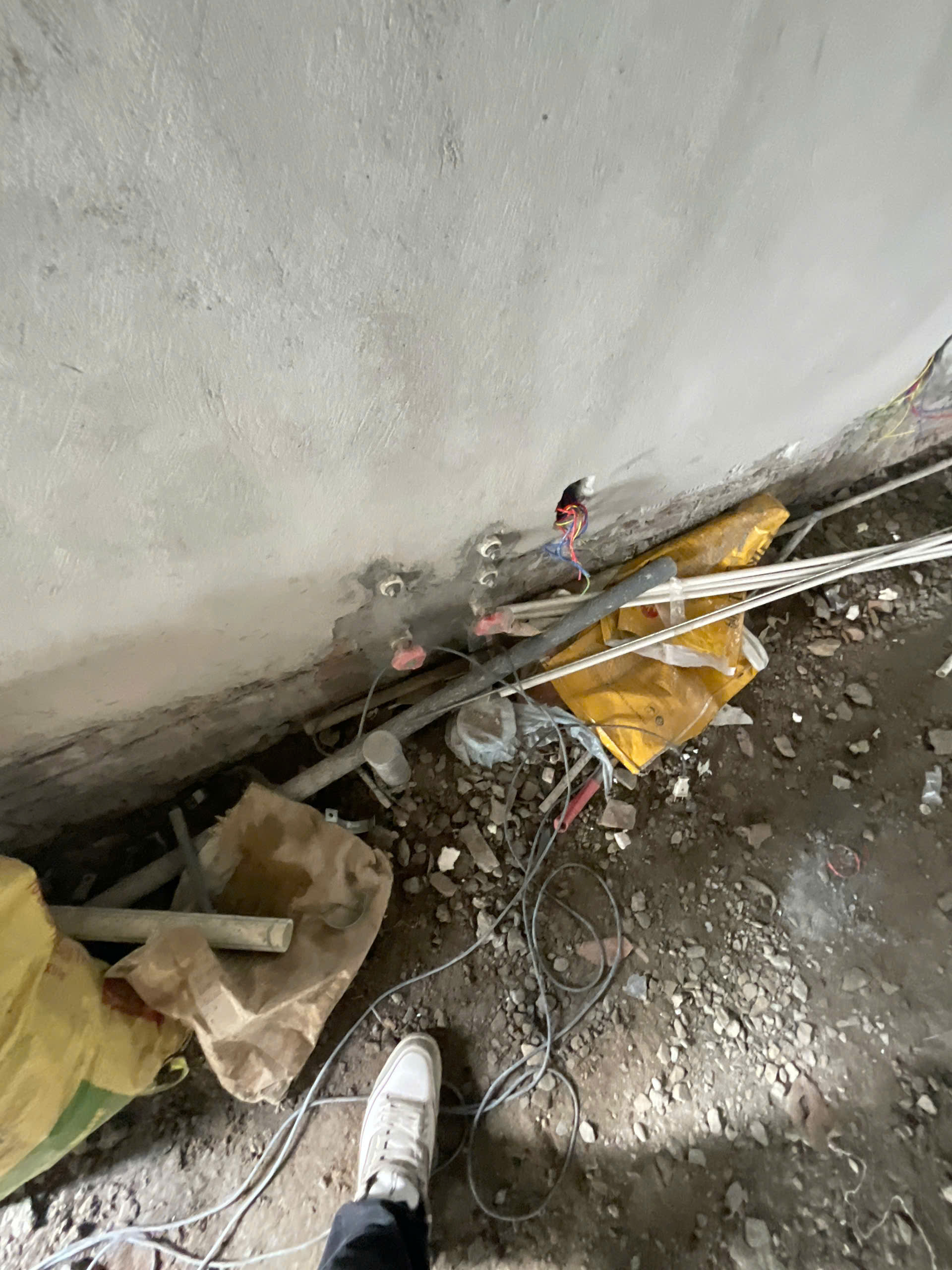 Tủ bếp inox cánh kính nhà Chú Thành - Louis Hoàng Mai