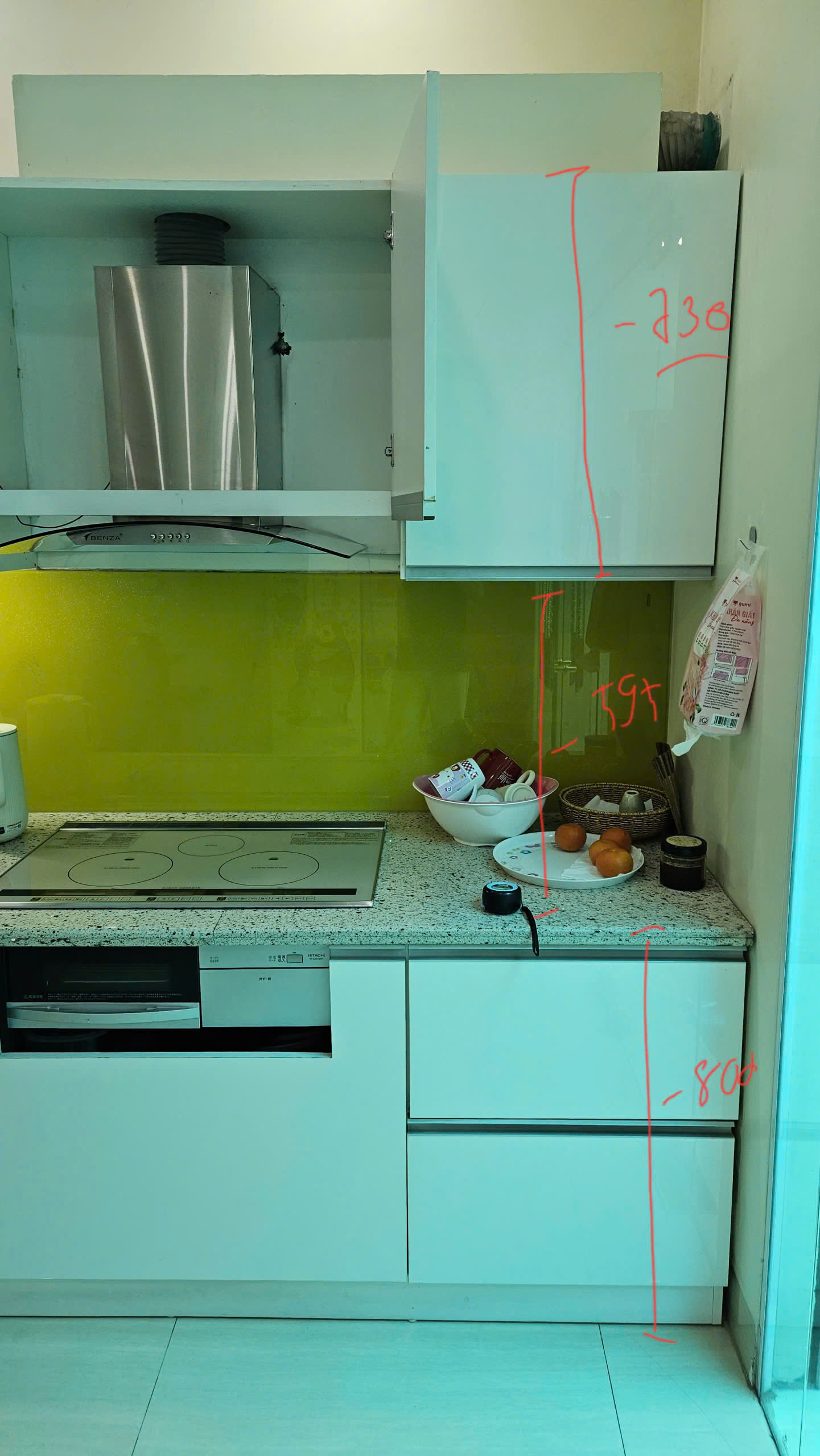 Tủ bếp inox cánh kính cường lực nhà Chú Luyện - Thủy Nguyên