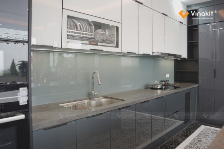 Thực tế bàn giao bộ tủ bếp inox cánh kính cường lực cao cấp nhà chú Hùng tại Gia Lâm.