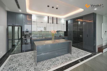Thực tế bàn giao bộ tủ bếp inox cánh kính cường lực cao cấp nhà chú Hùng tại Gia Lâm.