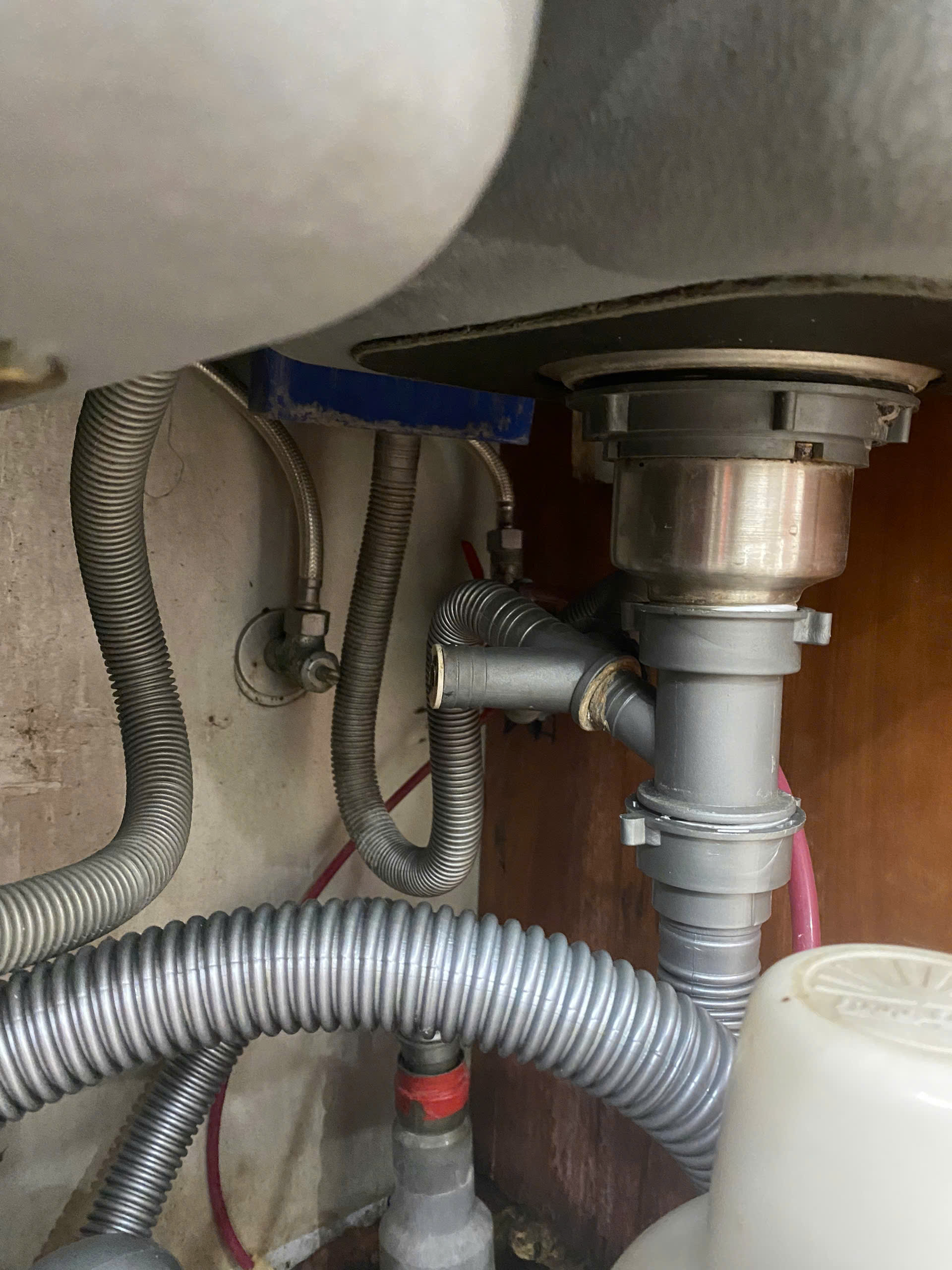 Tủ bếp inox cánh kính cường lực nhà Chị Hiền - Đông Anh
