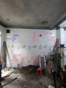 Đội ngũ Vinakit khảo sát hiện trạng lắp đặt tủ bếp MDF chống ẩm An Cường