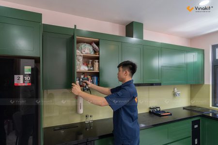 Công trình thực tế tủ bếp MDF chống ẩm An Cường màu xanh lá hoàn thiện