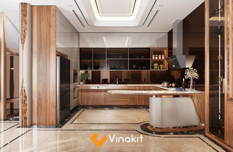 Tủ bếp chữ U kết hợp đảo bếp – Màu nâu vân gỗ tự nhiên