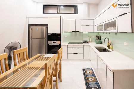 Hoàn thiện tủ bếp inox cánh kính nhà cô Thanh