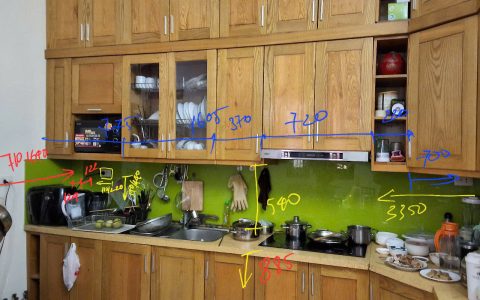 Hiện trạng khu vực bếp cũ trước khi cải tạo thành tủ bếp Acrylic bóng gương Vinakit.
