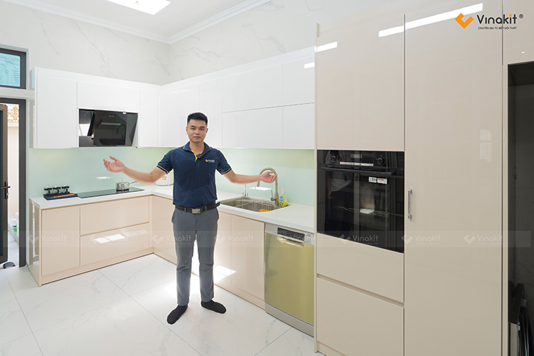 tủ bếp nhựa acrylic 