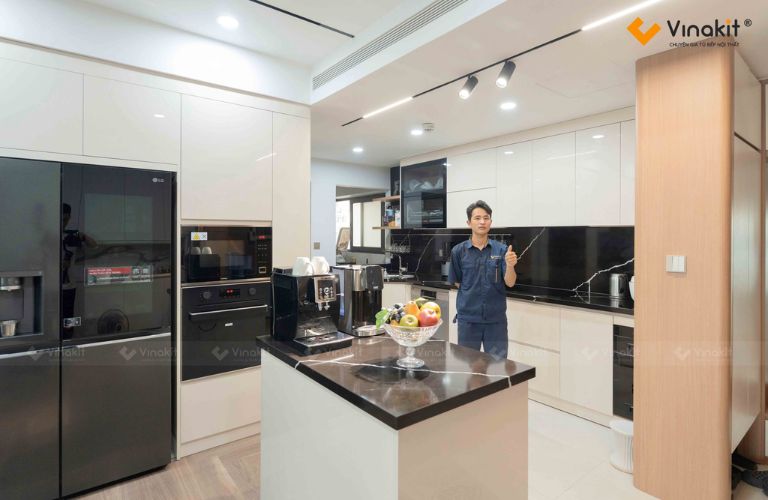 Tủ bếp Acrylic nhà chị Dung
