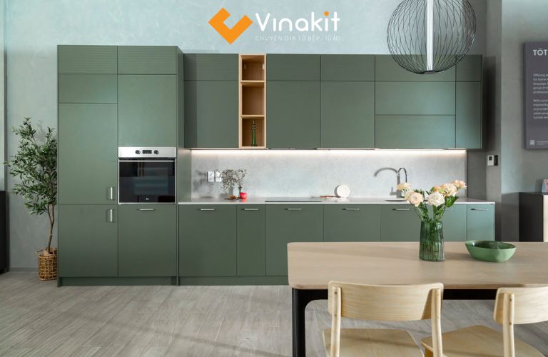 Tủ bếp Laminate phối màu và kiểu vân / hoa văn nổi bật