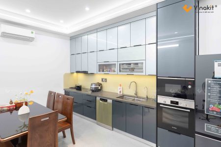 Hoàn thiện thực tế bộ tủ bếp inox cánh kính Đông Anh cao cấp tại nhà anh Khôi.