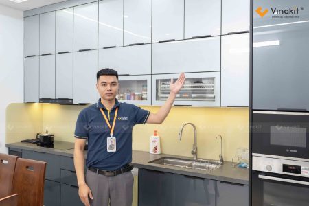 Hoàn thiện thực tế bộ tủ bếp inox cánh kính Đông Anh cao cấp tại nhà anh Khôi.