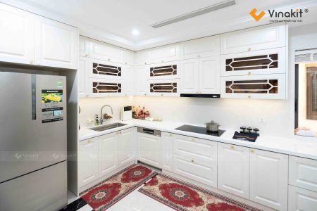 Thực tế tủ bếp MDF sơn Inchem màu trắng sữa sang trọng nhà anh Nam.