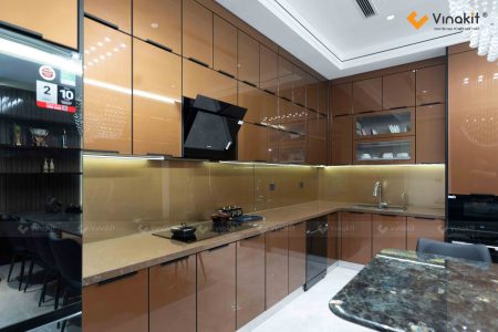 Hoàn thiện thực tế tủ bếp inox cánh kính cường lực màu đồng ánh nhũ tại Thanh Hóa.