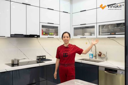 Hoàn thiện tủ bếp inox cánh kính Hải Phòng nhà anh Đủ với phụ kiện cao cấp