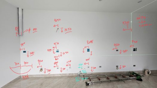 Khảo sát và đo đạc không gian lắp đặt tủ bếp inox cánh kính cường lực tại Thanh Hóa.