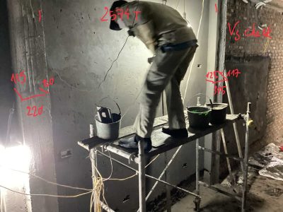 Kỹ thuật đo đạc chuẩn xác chuẩn bị làm tủ bếp inox cánh kính tại Hải Phòng