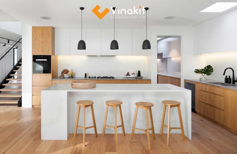 Tủ bếp Acrylic kết hợp đảo bếp