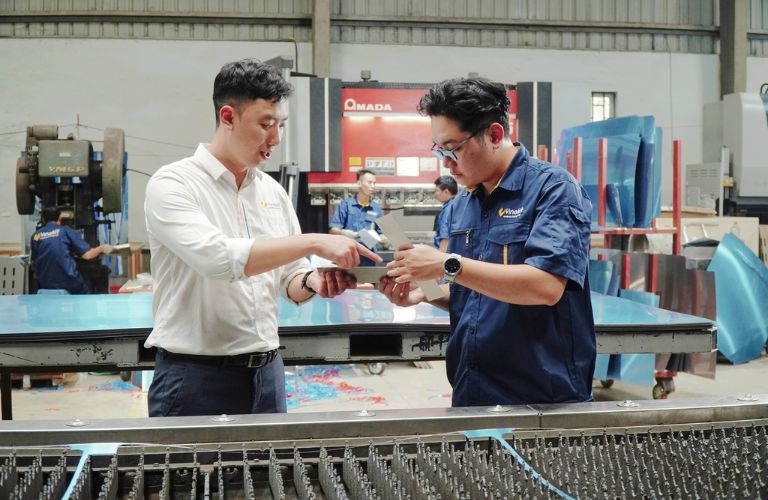 Khung tủ nhôm tấm dày 1mm
