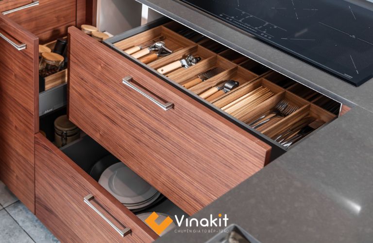 Phụ kiện ngăn kéo và lưu trữ thông minh
