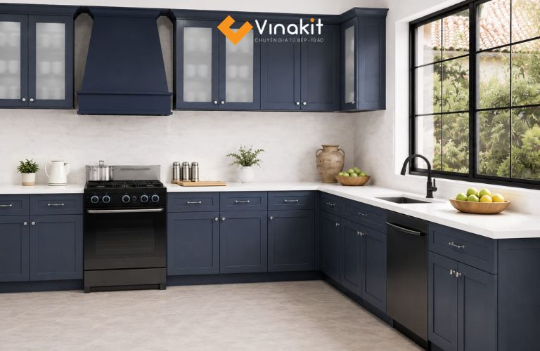 Tủ bếp xanh lam đậm chữ L