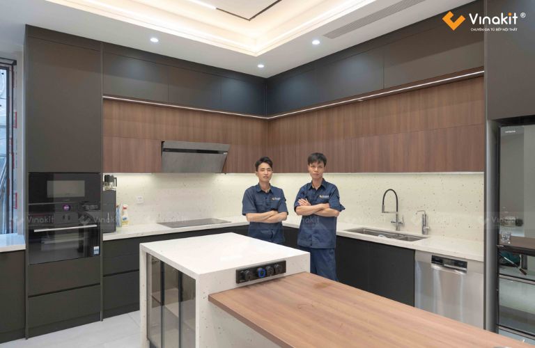 Tủ bếp gỗ công nghiệp MDF chống ẩm cánh Melamine vân gỗ, kịch trần