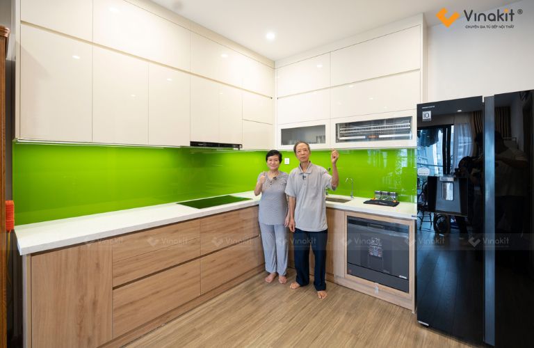 Tủ bếp inox SUS304 cánh Melamine phối Acrylic chữ L